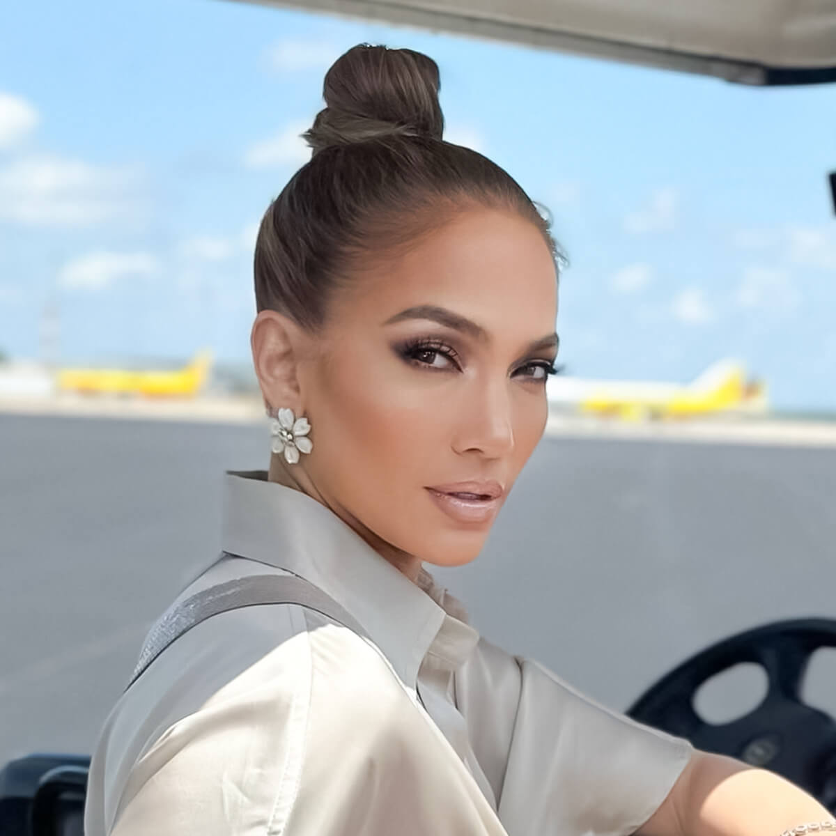 Celebrity Makeup - Jennifer Lopez Rose Mate Glam Look - 0