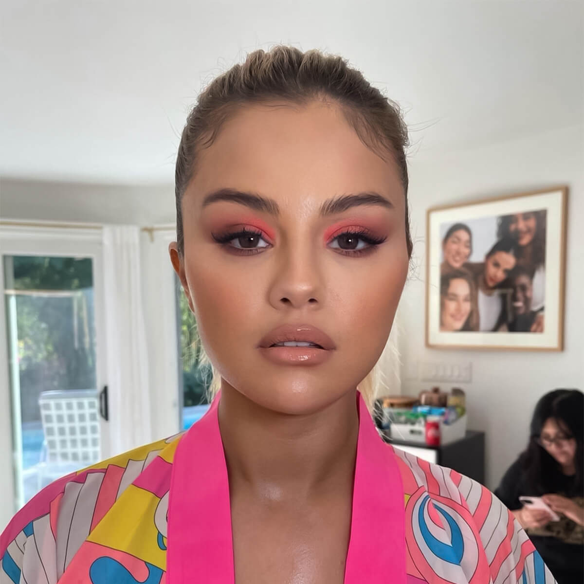 Celebrity Makeup - Selena Gomez Pink Matte Look - Thumbnail