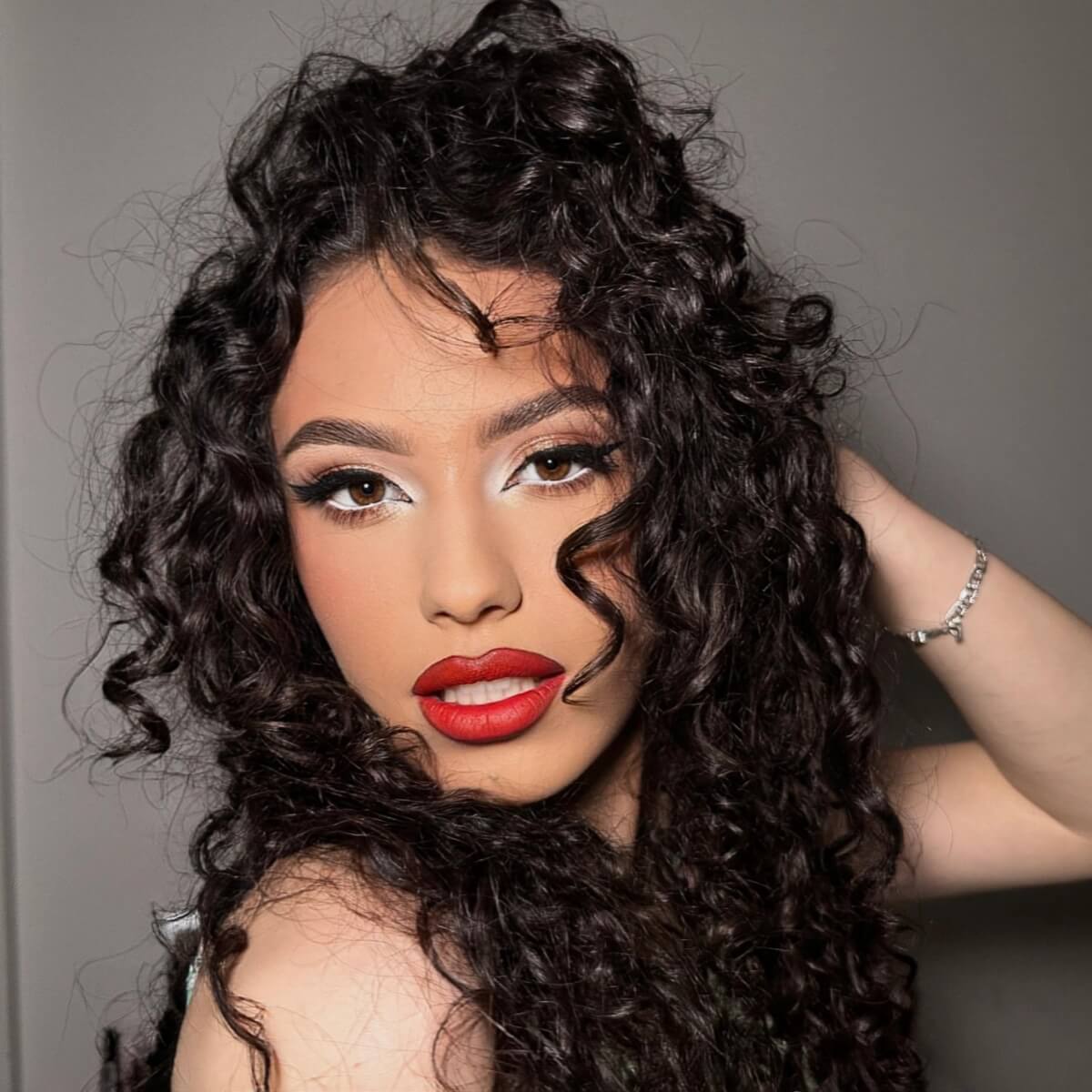 Red Lips With Sharp Eyeliner - 6