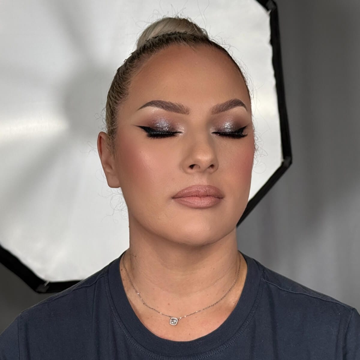 Glamurozni Brown Smokey Eyes - Umetnost šminkanja zrele kože - 3