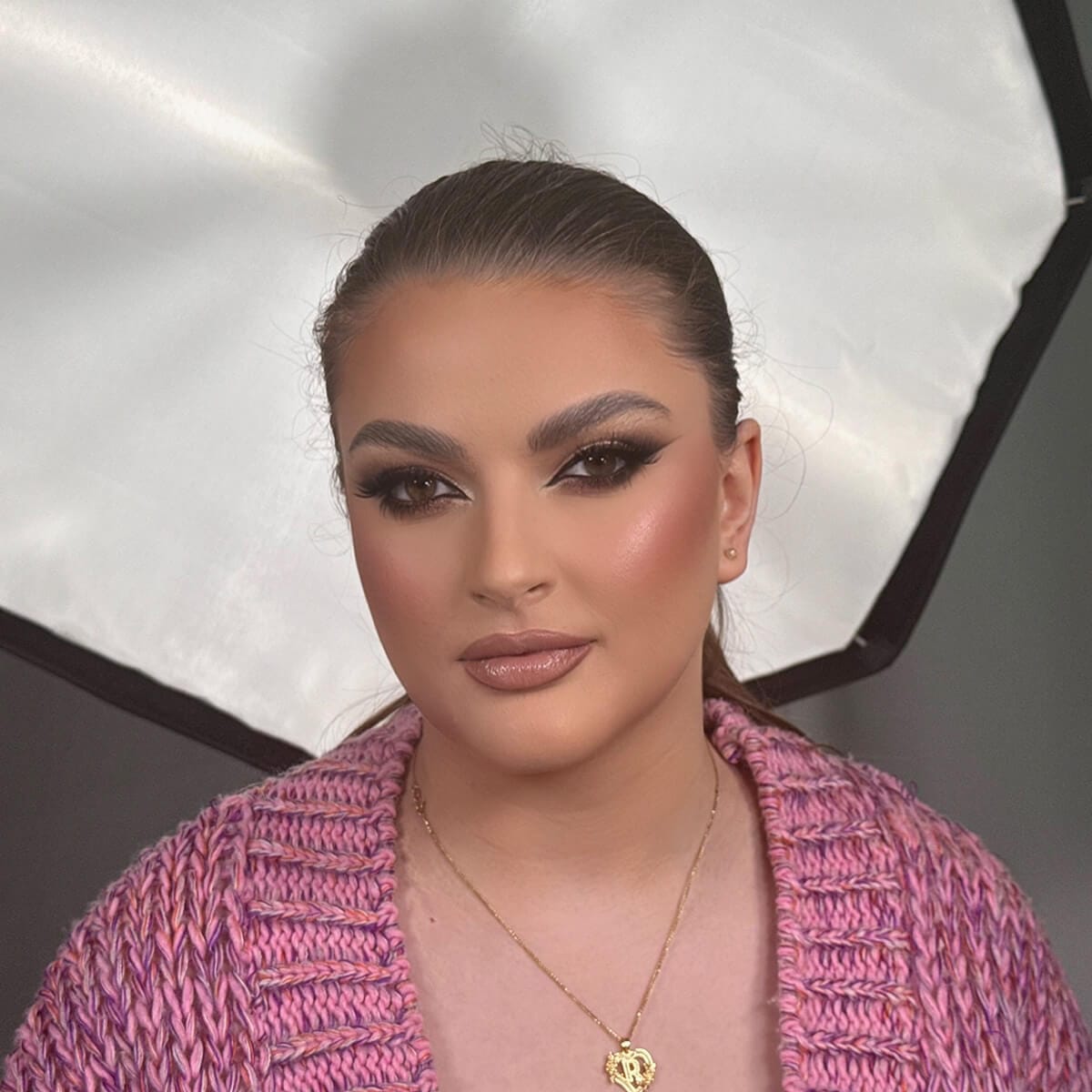 Tajna_savrsenog_blendanja_Cat_eyeliner_on_hoodie_eyes_8